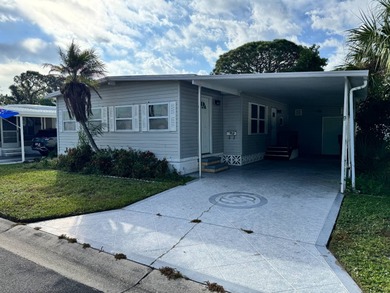 Beach Home For Sale in Bradenton, Florida