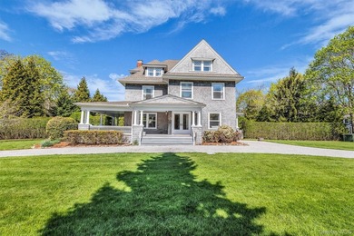 Beach Home For Sale in Bellport, New York