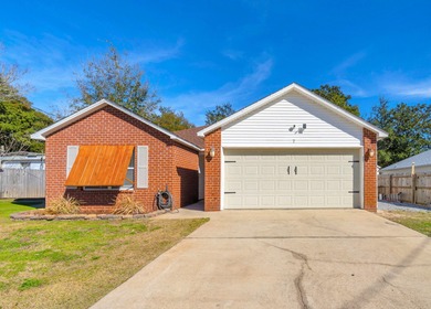 Beach Home For Sale in Mary Esther, Florida