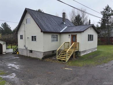 Home For Sale in Allouez image photo picture