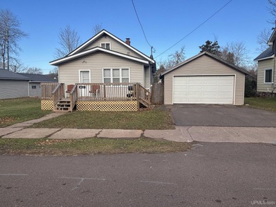 Beach Home For Sale in Ironwood, Michigan