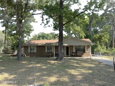 Beach Home For Sale in Beaufort, South Carolina