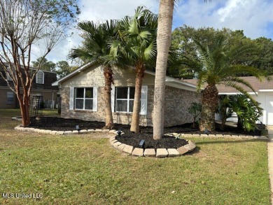 Beach Home For Sale in Ocean Springs, Mississippi