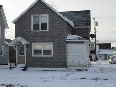 Beach Townhome/Townhouse Active Under Contract in Escanaba, Michigan