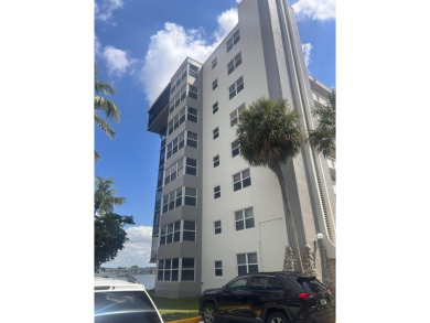 Beach Condo For Sale in Miami, Florida