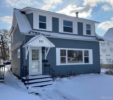 Beach Home For Sale in Escanaba, Michigan