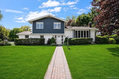 Beach Home For Sale in Glen Cove, New York