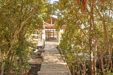 Beach Lot Sale Pending in Cedar Key, Florida