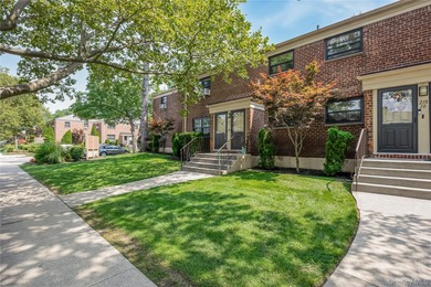 Beach Home Sale Pending in Bayside, New York