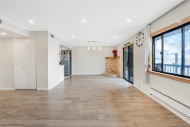 Beach Condo For Sale in College Point, New York