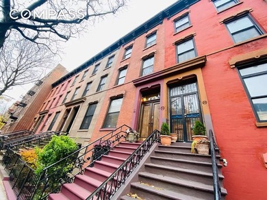 Beach Townhome/Townhouse For Sale in New York, New York