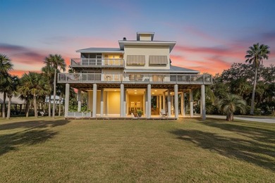 Beach Home For Sale in Cedar Key, Florida