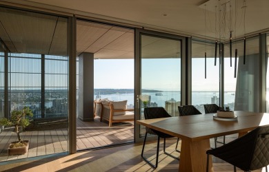 Beach Condo For Sale in Vancouver, 