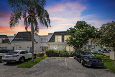 Beach Townhome/Townhouse Sale Pending in Hallandale Beach, Florida