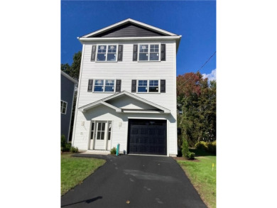 Beach Home Active Under Contract in Warwick, Rhode Island