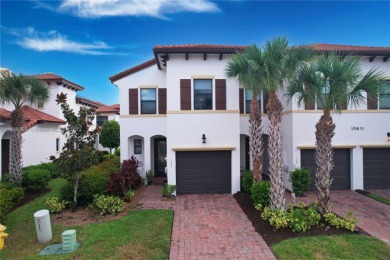 Beach Townhome/Townhouse For Sale in Fort Myers, Florida