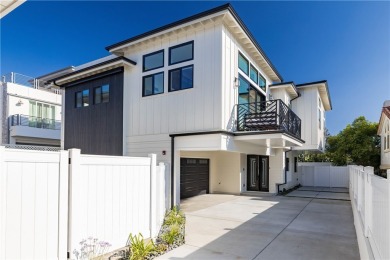 Beach Townhome/Townhouse For Sale in Redondo Beach, California