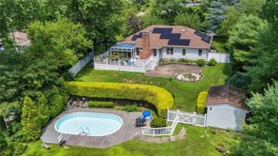 Beach Home For Sale in Bayville, New York