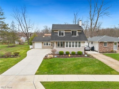 Beach Home For Sale in Avon Lake, Ohio