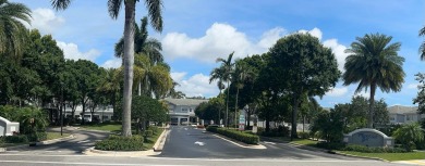 Beach Townhome/Townhouse For Sale in Greenacres, Florida