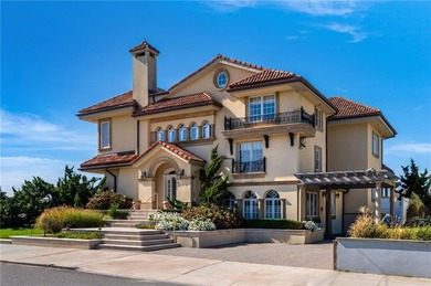 Beach Home For Sale in Rockaway Park, New York