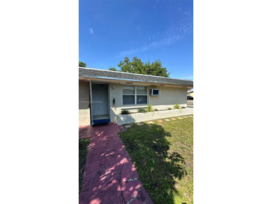 Beach Townhome/Townhouse For Sale in Dania, Florida
