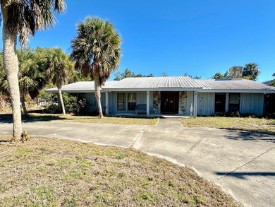 Beach Home Sale Pending in Cedar Key, Florida
