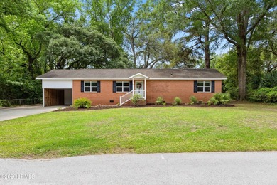 Beach Home For Sale in Beaufort, South Carolina