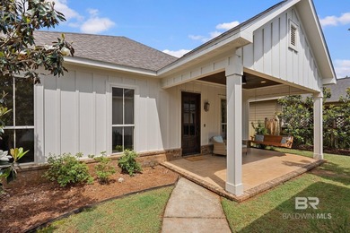 Beach Home For Sale in Fairhope, Alabama