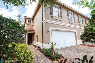 Beach Townhome/Townhouse For Sale in Greenacres, Florida