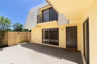 Beach Townhome/Townhouse For Sale in Vero Beach, Florida