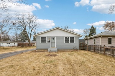 Beach Home For Sale in Winthrop Harbor, Illinois