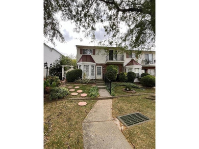 Beach Condo For Sale in Staten  Island, New York