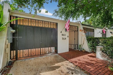 Beach Townhome/Townhouse Sale Pending in Miami, Florida