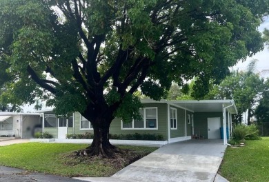 Beach Home For Sale in Boynton Beach, Florida