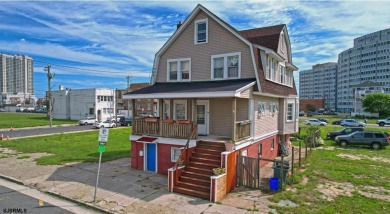 Beach Townhome/Townhouse For Sale in Atlantic City, New Jersey