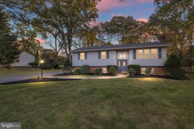 Beach Home For Sale in Pasadena, Maryland