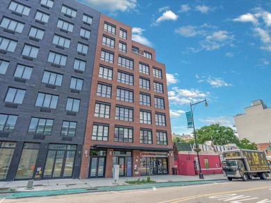 Beach Condo For Sale in Long Island City, New York