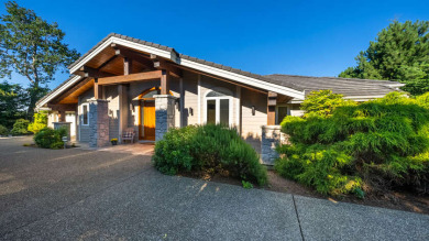 FAIRWINDS EXECUTIVE w/ FAR REACHING VIEWS Larger-than-life 4 - Beach Home for sale in Nanoose Bay, British Columbia on Beachhouse.com