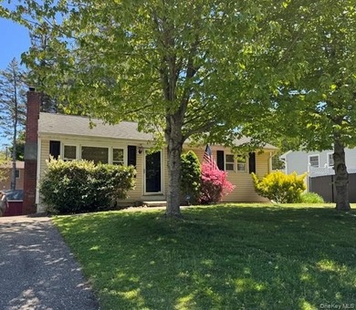 Beach Home Sale Pending in Sound Beach, New York