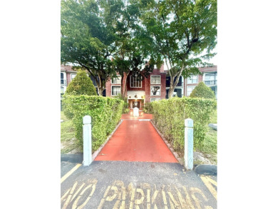 Beach Condo For Sale in Lauderhill, Florida