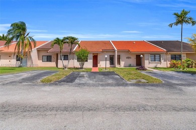 Beach Townhome/Townhouse For Sale in Miami, Florida