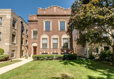 Beach Home Sale Pending in Evanston, Illinois