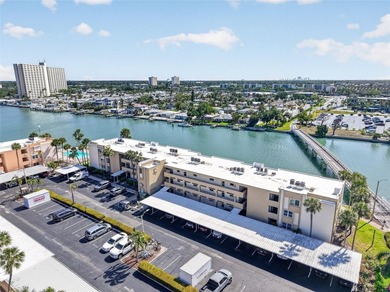 Beach Condo For Sale in South Pasadena, Florida
