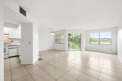 Beach Condo For Sale in Pembroke Pines, Florida