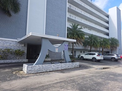 Beach Condo For Sale in Hallandale Beach, Florida