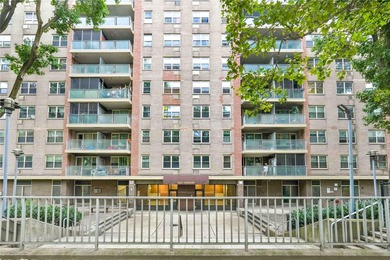 Beach Condo Sale Pending in Brooklyn, New York