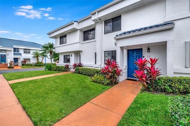 Beach Townhome/Townhouse For Sale in Miami, Florida