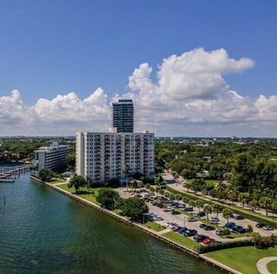 Beach Condo For Sale in Miami, Florida