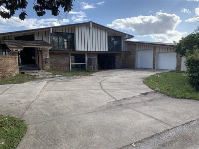 Beach Home Sale Pending in Crystal River, Florida